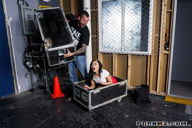 Brazzers – Roadie Head