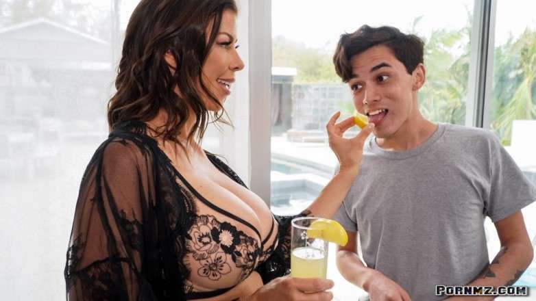 Horny Alexis Lemonade