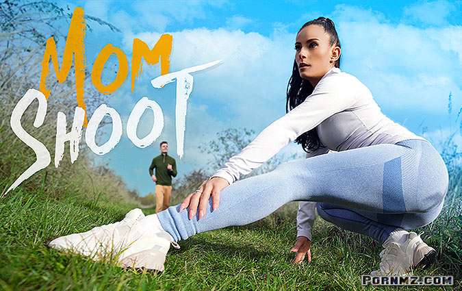 MomShoot – Lexi Dona Pulling More Than Hamstrings