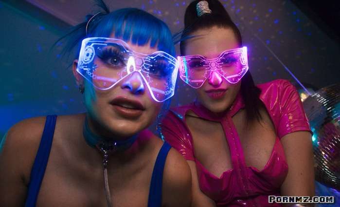 [Brazzers] Jewelz Blu Aubree Valentine – The Big Bang