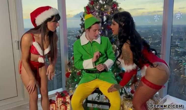 Yasmina Khan Aaliyah Yasin – Christmas Fantasy Miking A Young Elf
